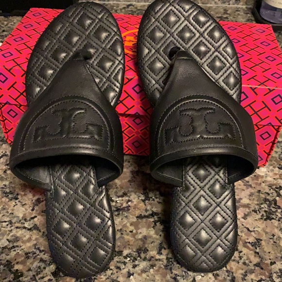 Tory Burch blk leather sandals - Picture 5 of 5